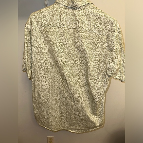 Extra Large Michael kors patterned short sleeved button down - Picture 2 of 3